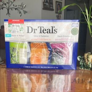 Dr Teal's Women's Bath & Body Epsom Salt Soak Gift Set - Green, Orange, Purple